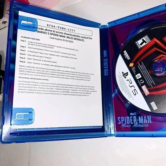 Pre-owned PS5 LAUNCH EDITION MARVEL SPIDER-MAN VIDEO GAME - Picture 2 of 6